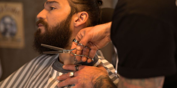 LAS MEJORES TIJERAS PARA BARBERÍA Y PELUQUERÍA PROFESIONAL DE 2025
