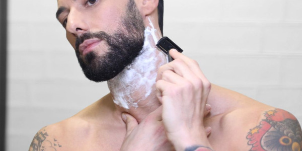 AFEITARSE ANTES O DESPUÉS DE LA DUCHA 